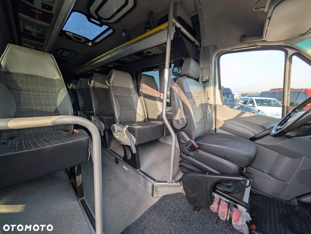 Mercedes-Benz Sprinter 519 - 13
