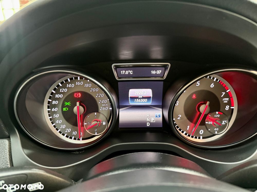 Mercedes-Benz GLA 180 7G-DCT Urban - 7