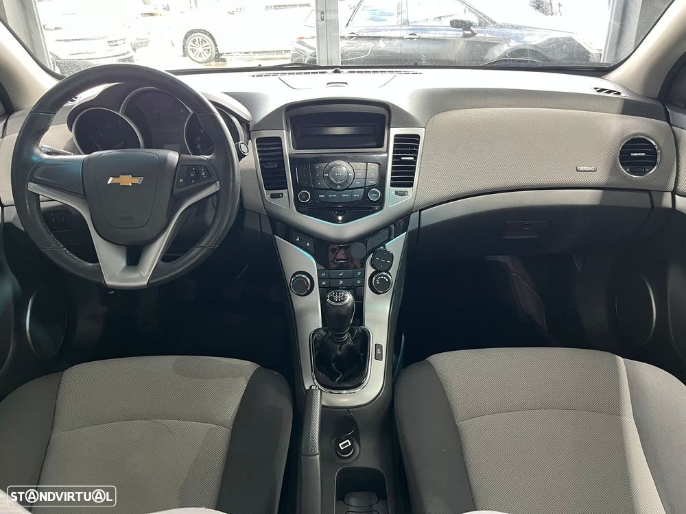 Chevrolet Cruze SW - 9