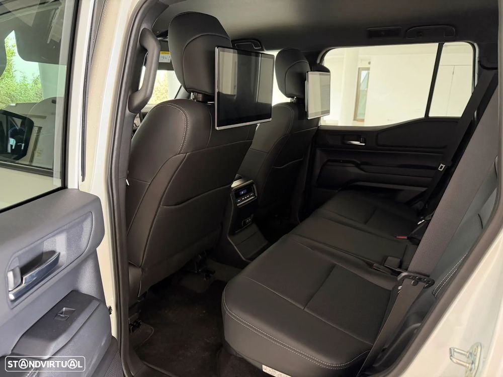 Toyota Land Cruiser 2.8 D-4D Mild-Hybrid Auto Executive - 11