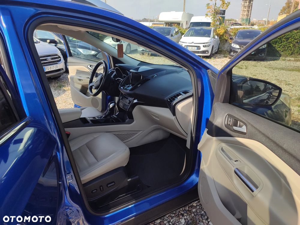 Ford Escape 2.0 EcoBoost AWD Titanium - 28