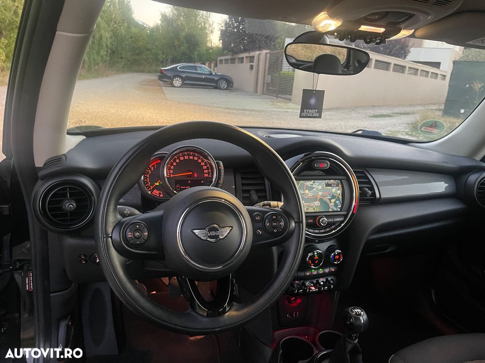 Mini Cooper Essential Trim - 12