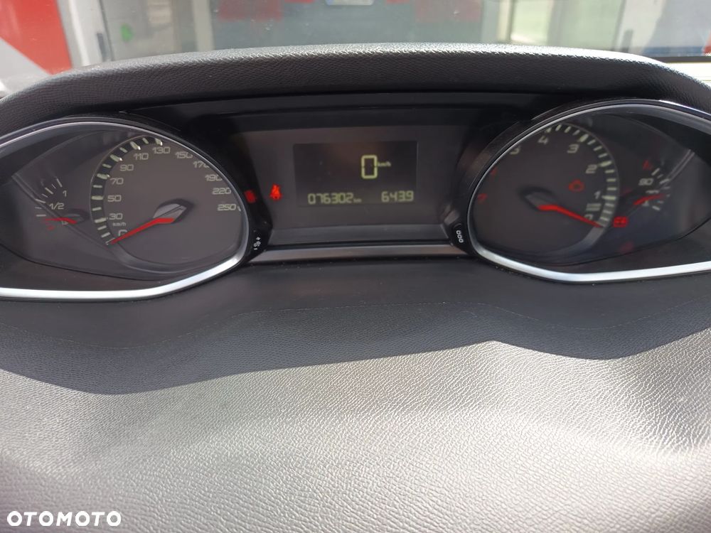 Peugeot 308 1.2 PureTech Active S&S - 13