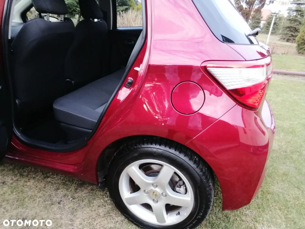 Toyota Yaris Hybrid 100 Premium - 10