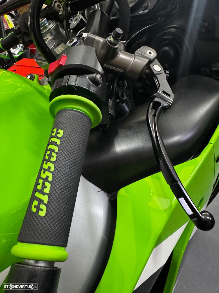 Kawasaki ZXR ZX-6R - 9