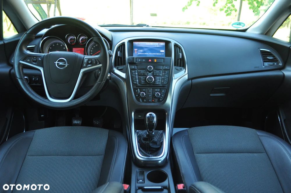 Opel Astra 1.4 Turbo Cosmo - 28