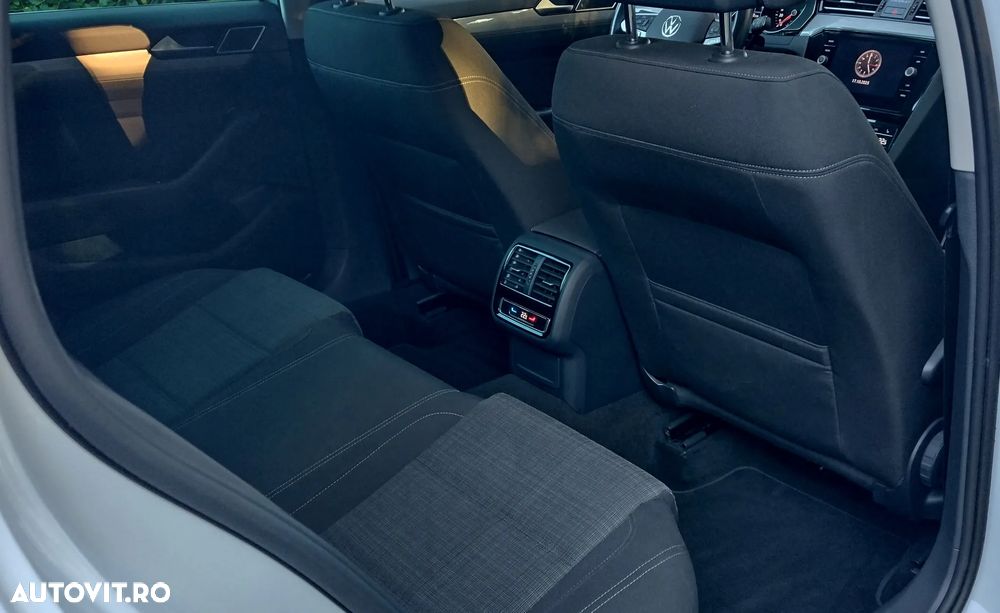 Volkswagen Passat 2.0 TDI SCR DSG Business - 9