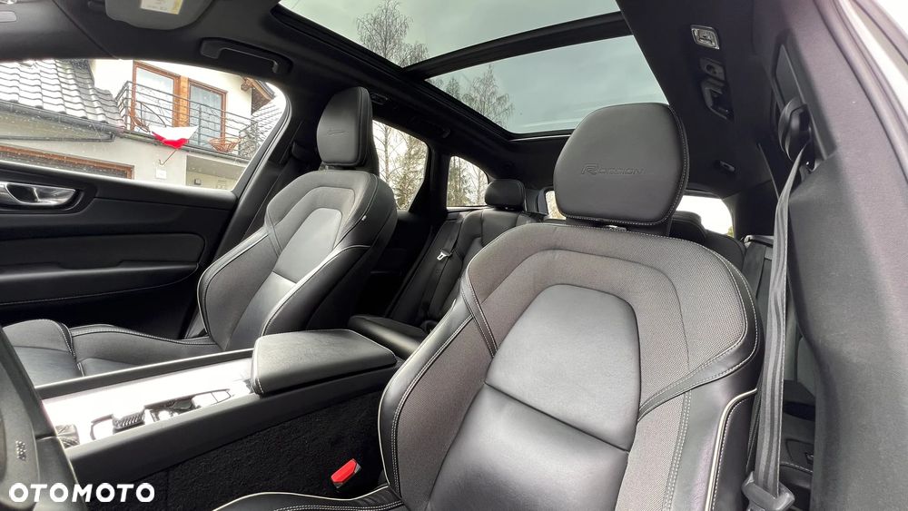 Volvo XC 60 T4 R-Design - 12