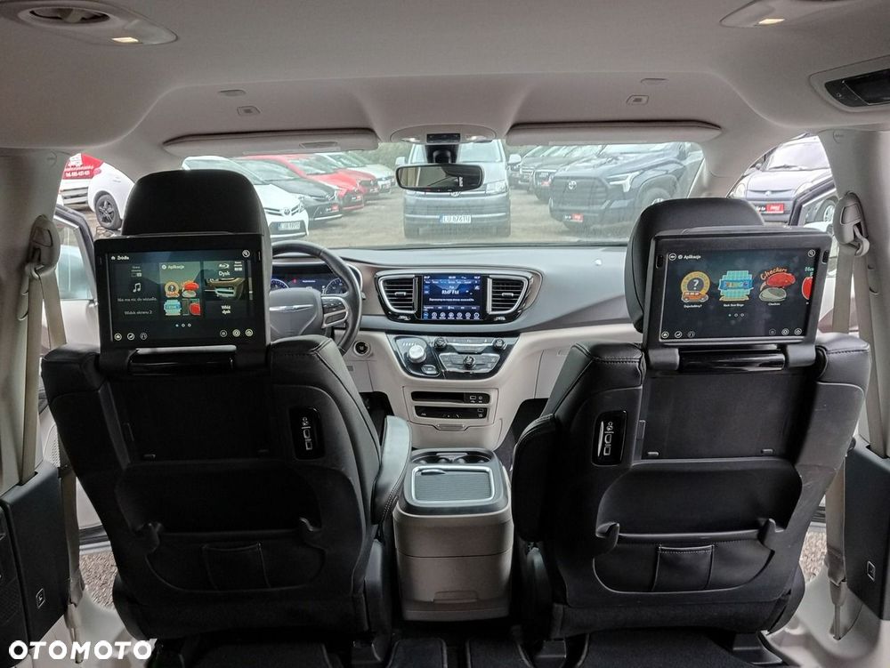 Chrysler Pacifica - 10