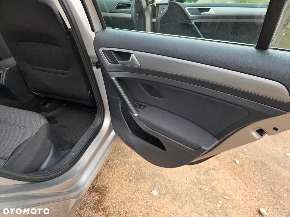 Volkswagen Golf 1.4 TSI BMT Comfortline - 28