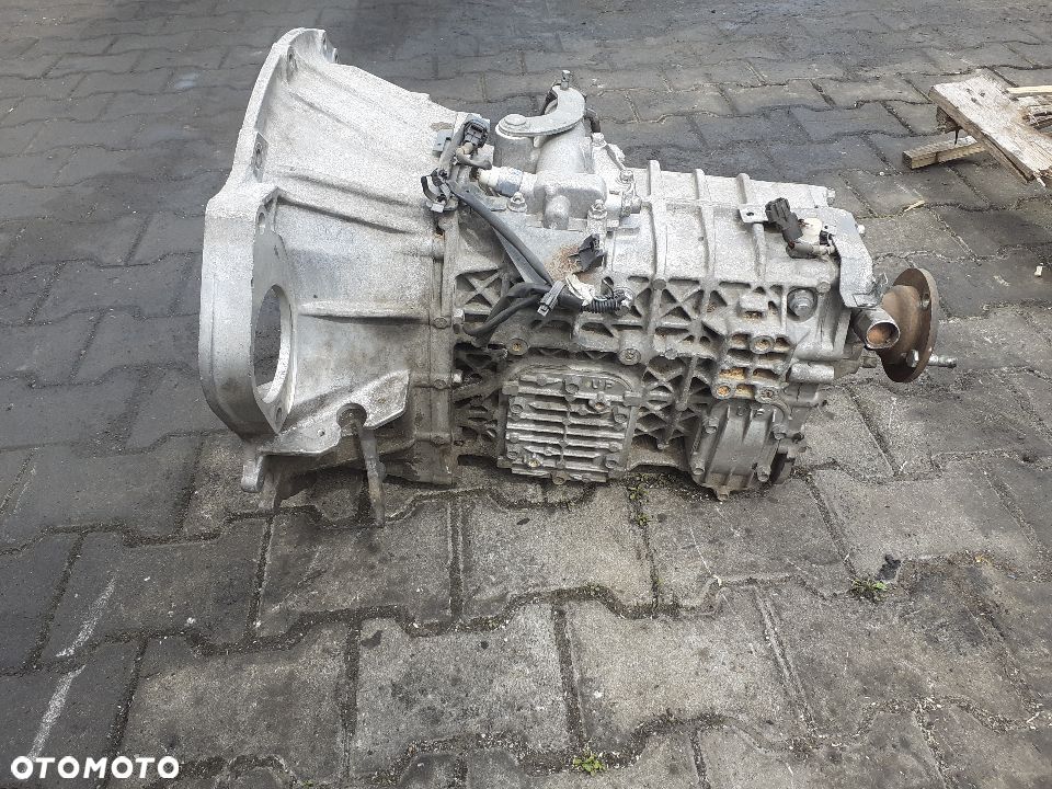 Skrzynia biegów Isuzu NPR 3L !! M0YCW-TO519558 ! 3.0 Polecam ! - 2