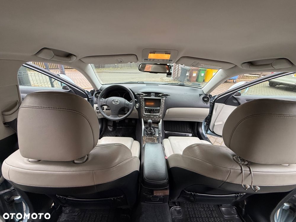 Lexus IS 220d Luxury Line - 15
