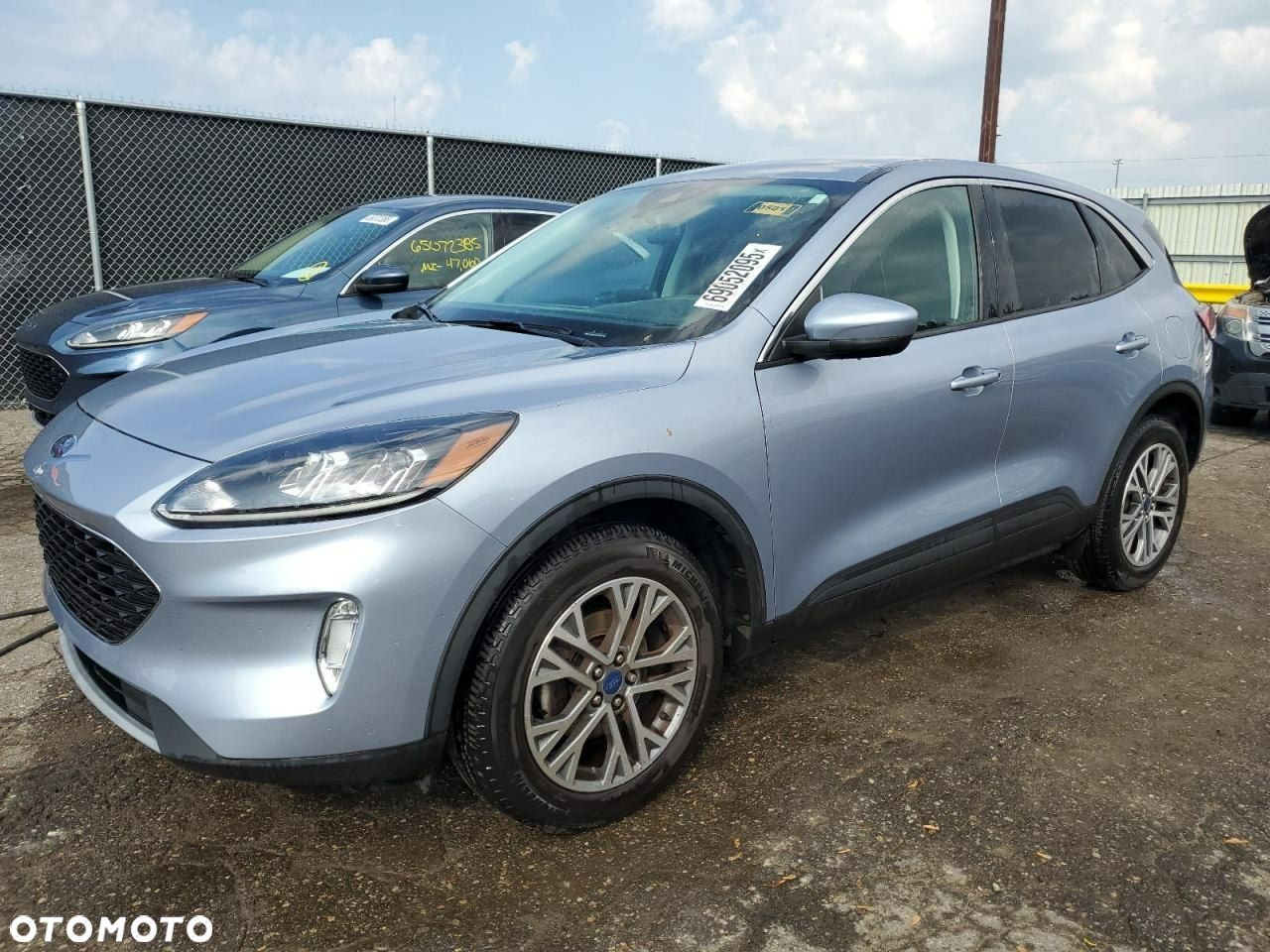 Ford Kuga - 1