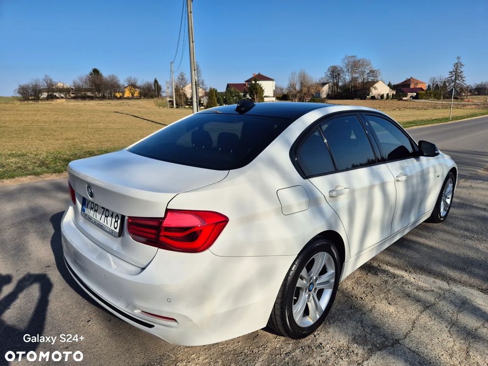 BMW Seria 3 318i Sport Line - 26