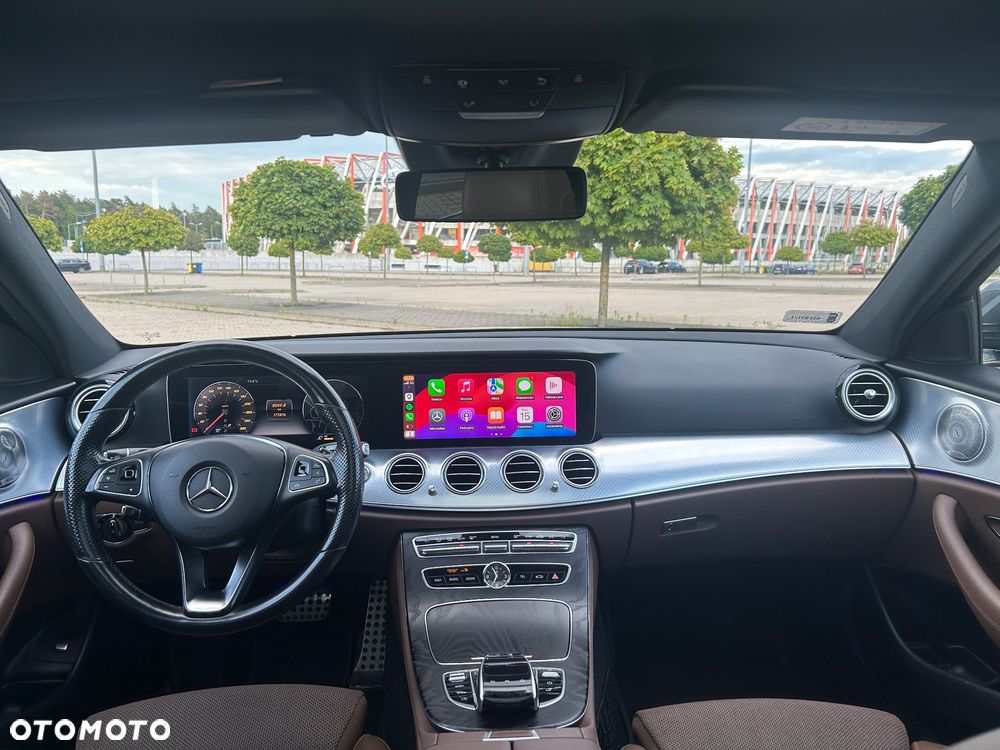 Mercedes-Benz Klasa E 220 d 4-Matic All-Terrain - 16