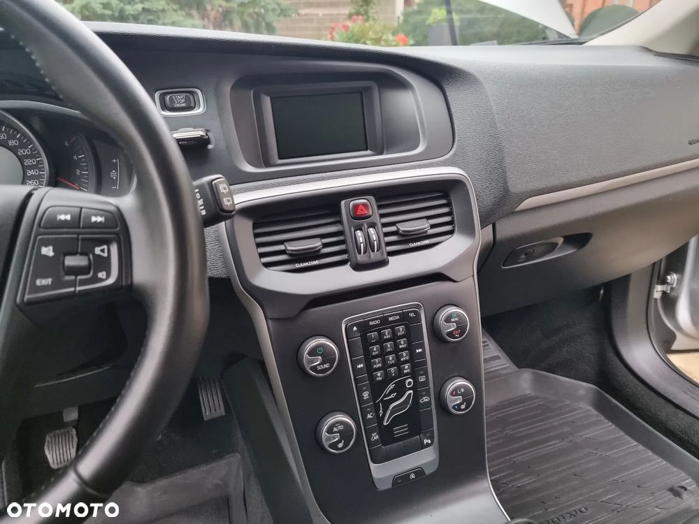 Volvo V40 D2 Drive-E Momentum - 24