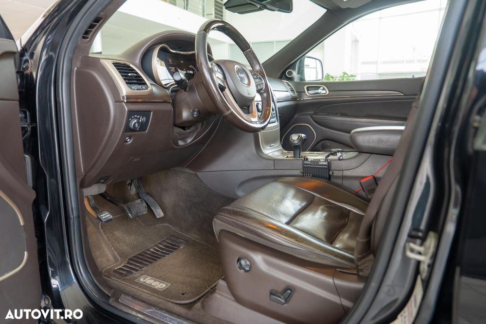 Jeep Grand Cherokee - 12