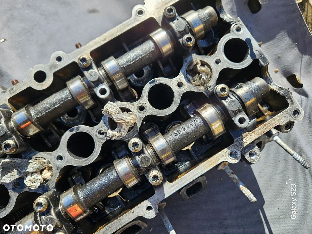 Głowica silnika wałki rozrządu BMW E60 E61 3,0 D 2006r 7781203 - 3