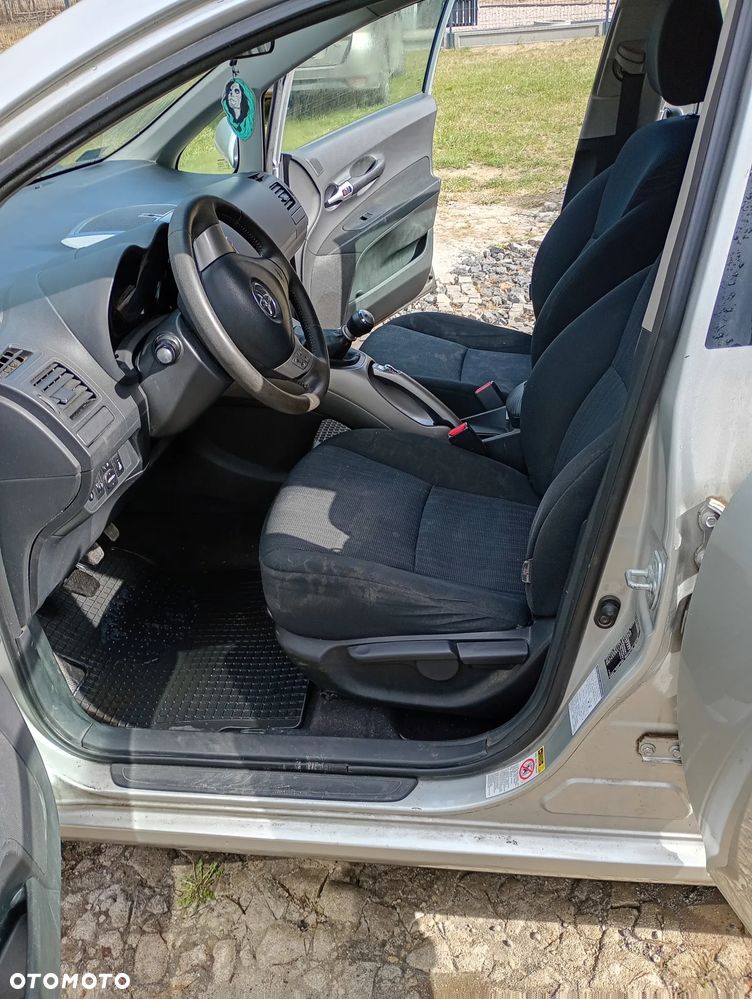 Toyota Auris 1.4 D-4D Luna - 14