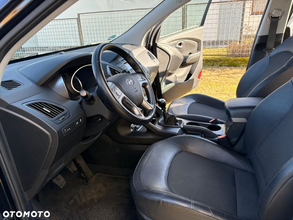 Hyundai ix35 1.6 2WD Fifa World Cup Edition - 12