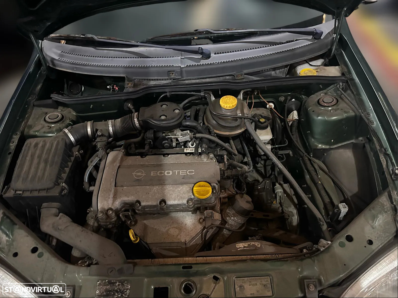Opel Corsa 1.2i 16v de 2000 para peças - 2