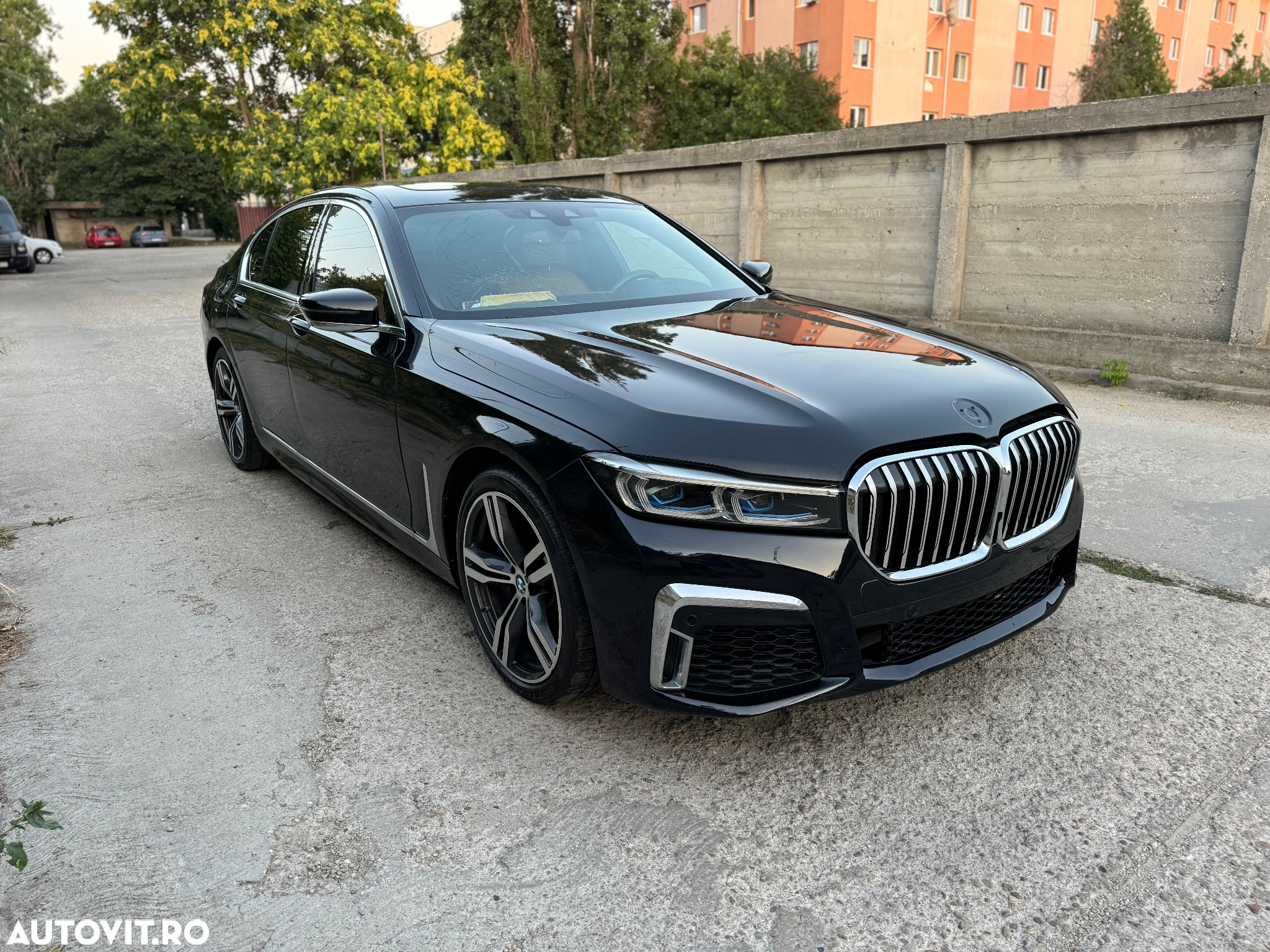 BMW Seria 7 740e iPerformance - 2