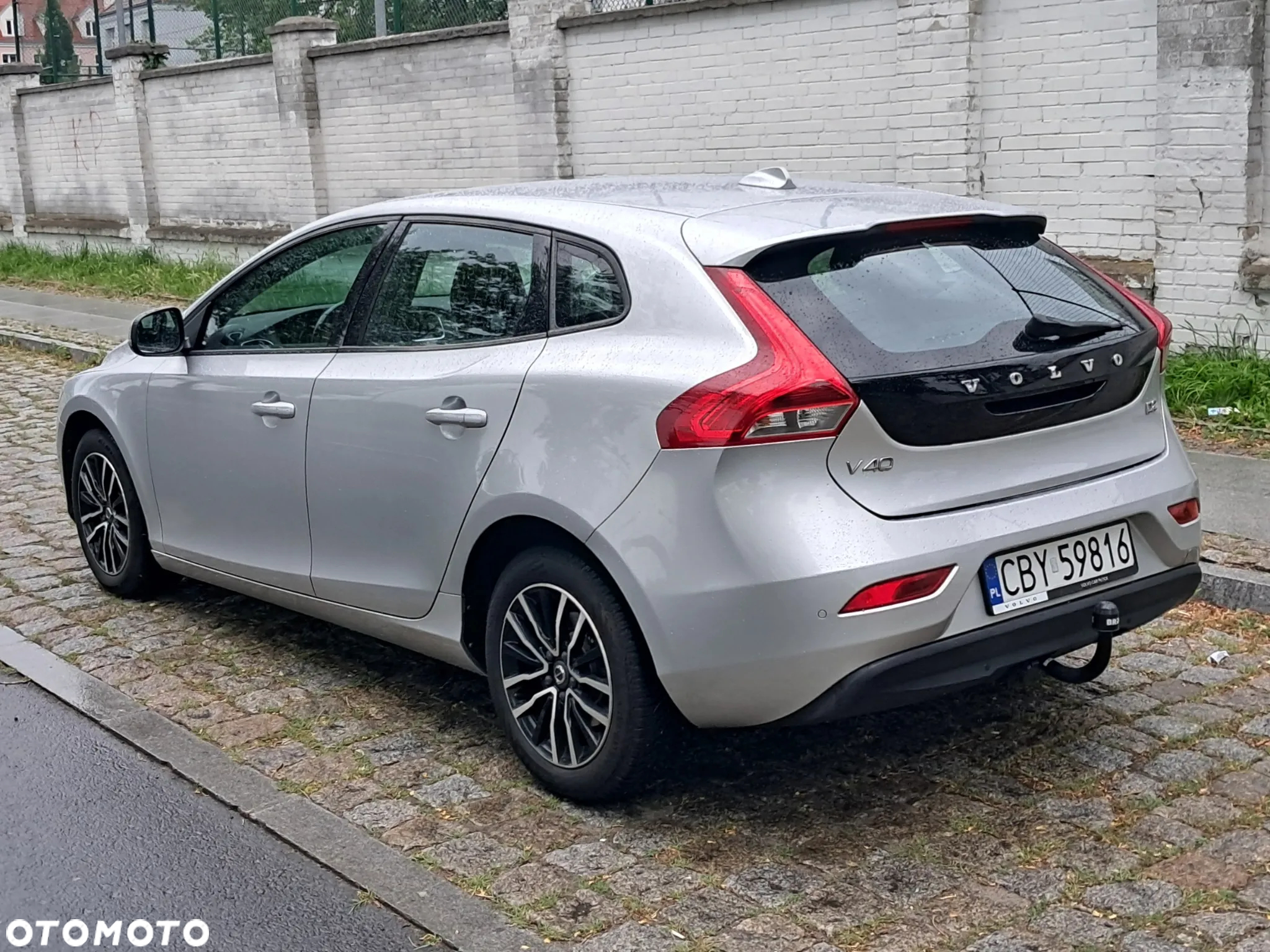 Volvo V40 D2 Drive-E Momentum - 9