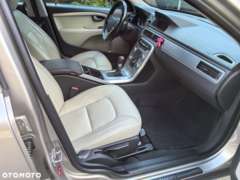 Volvo V70 D2 Dynamic Momentum - 17
