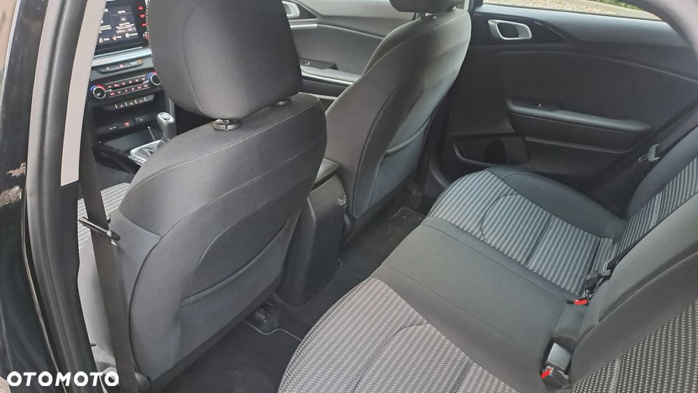 Kia Ceed - 8