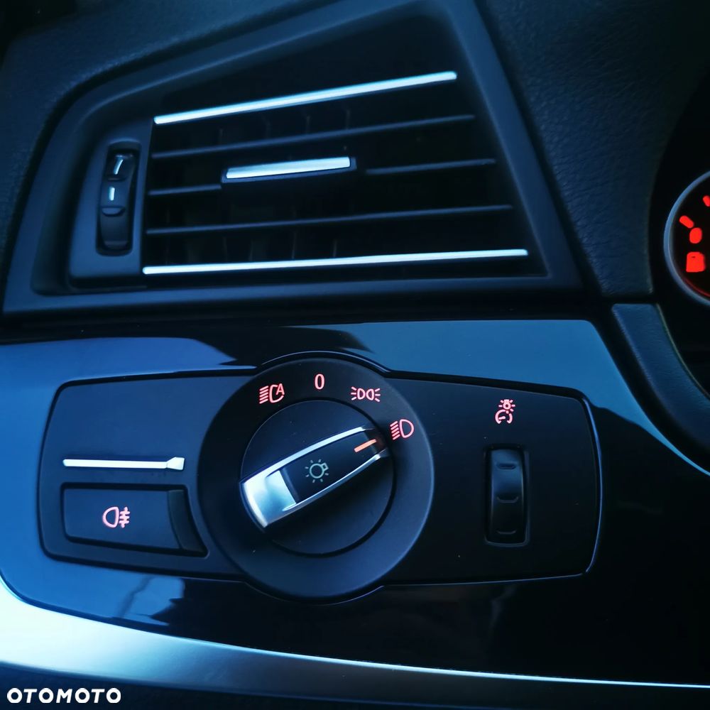 BMW Seria 5 520d xDrive Sport Line - 9