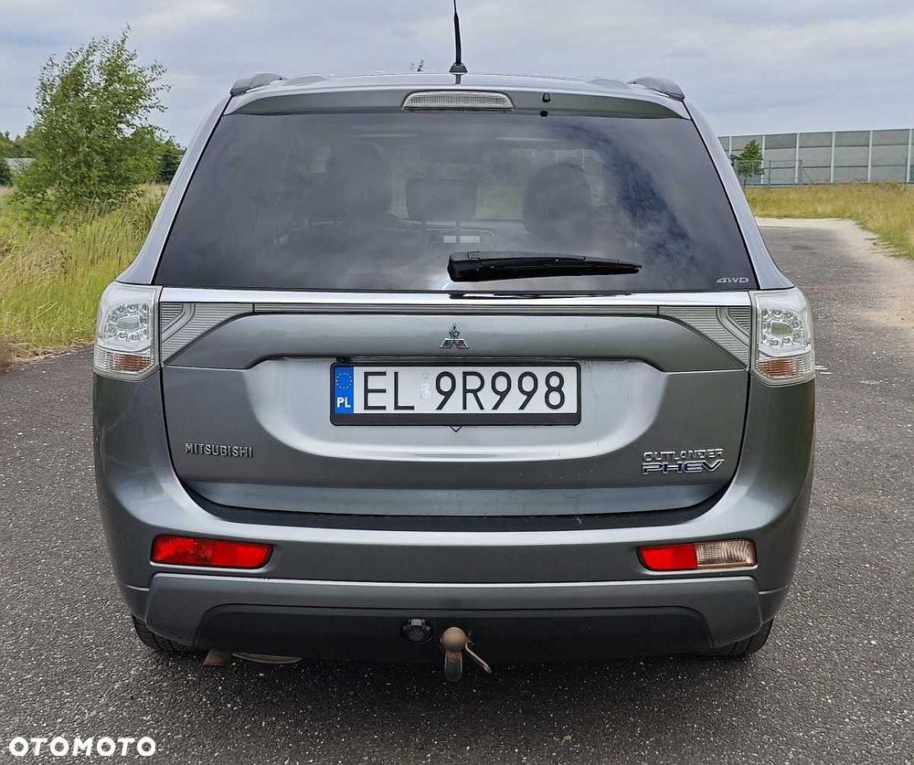 Mitsubishi Outlander - 4