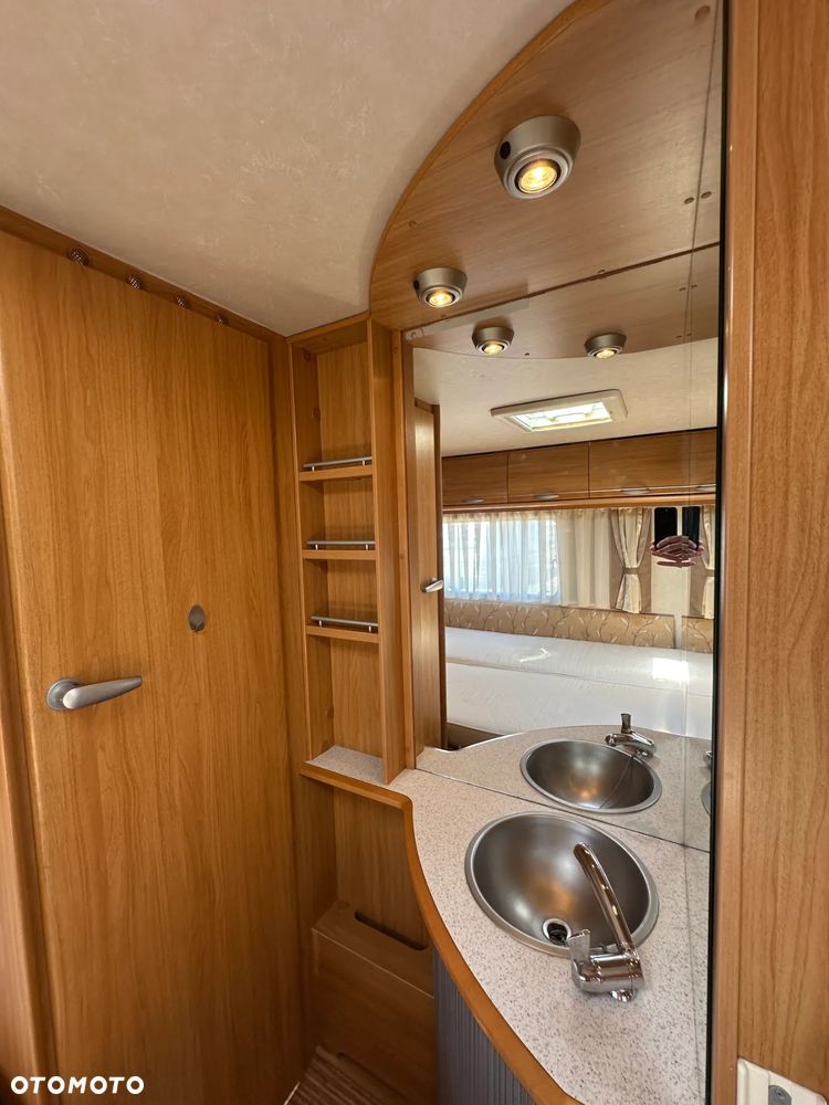 Adria CLASSICA 743 UT z Alde i nową markizą- 9 osobowa. - 37