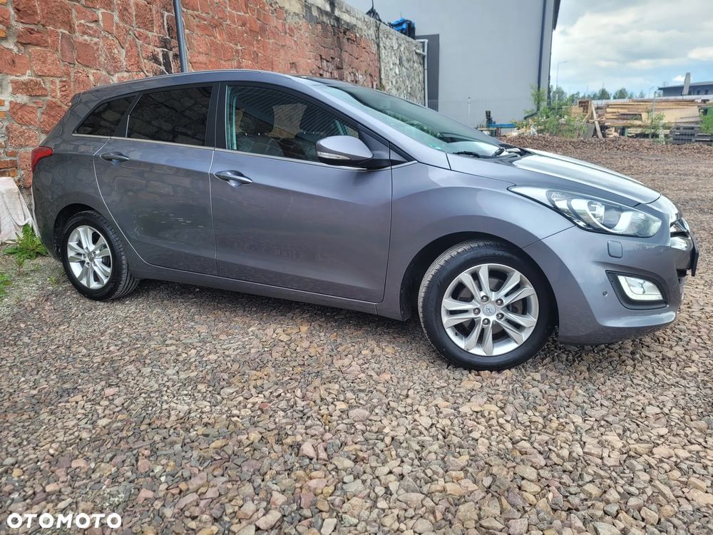 Hyundai i30 i30cw 1.6 Fifa World Cup Edition - 6