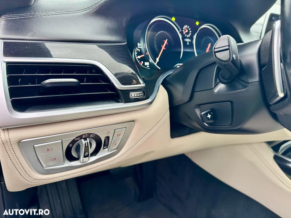 BMW Seria 7 730d xDrive - 27