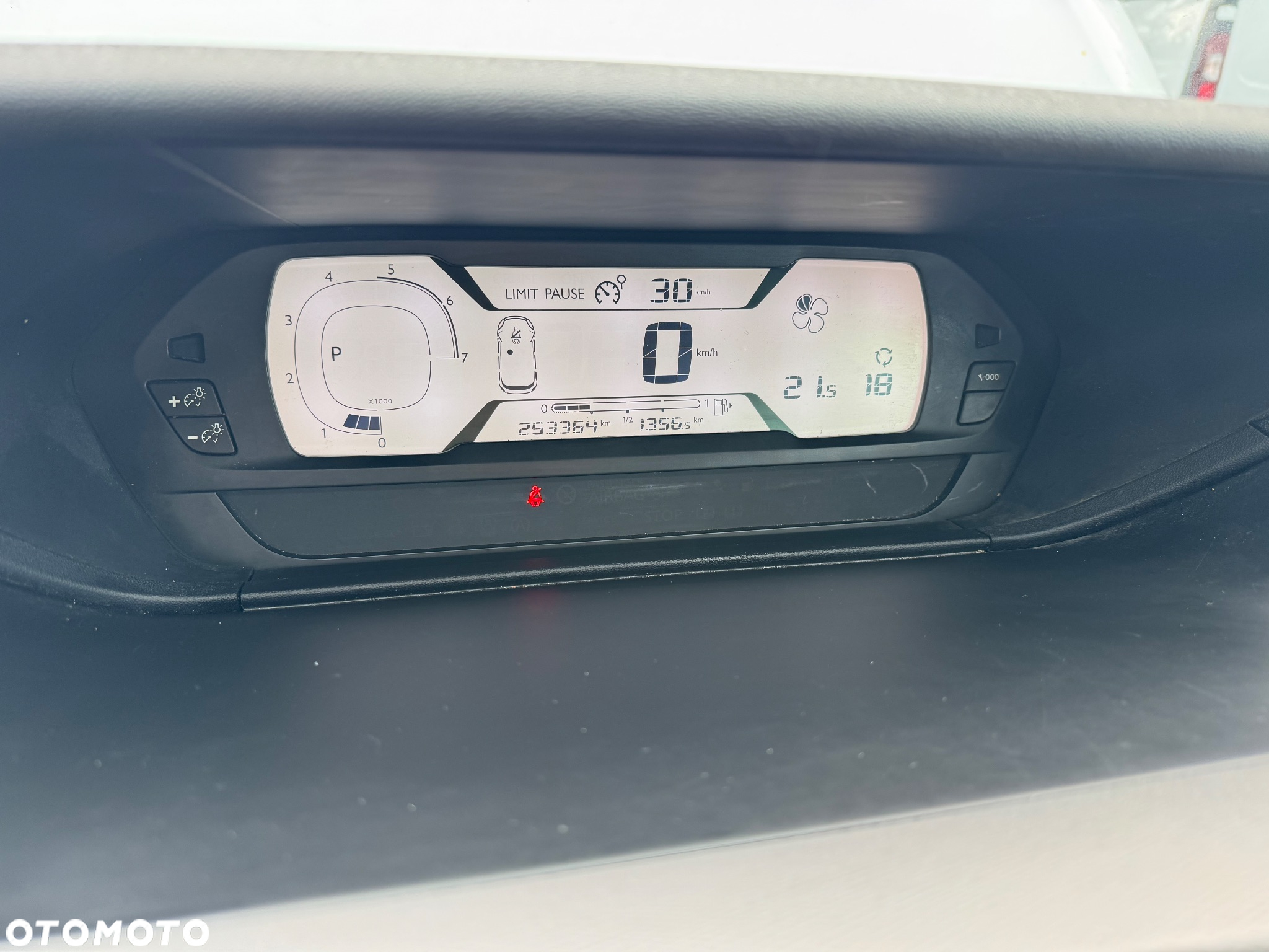 Citroën C4 Picasso BlueHDi 120 EAT6 Business Class - 19