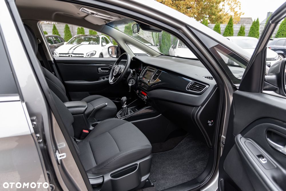 Kia Carens 1.7 CRDi M 7os - 24
