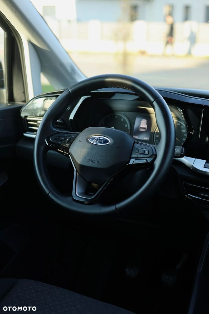 Ford Tourneo Connect 1.5 EcoBoost Titanium - 14