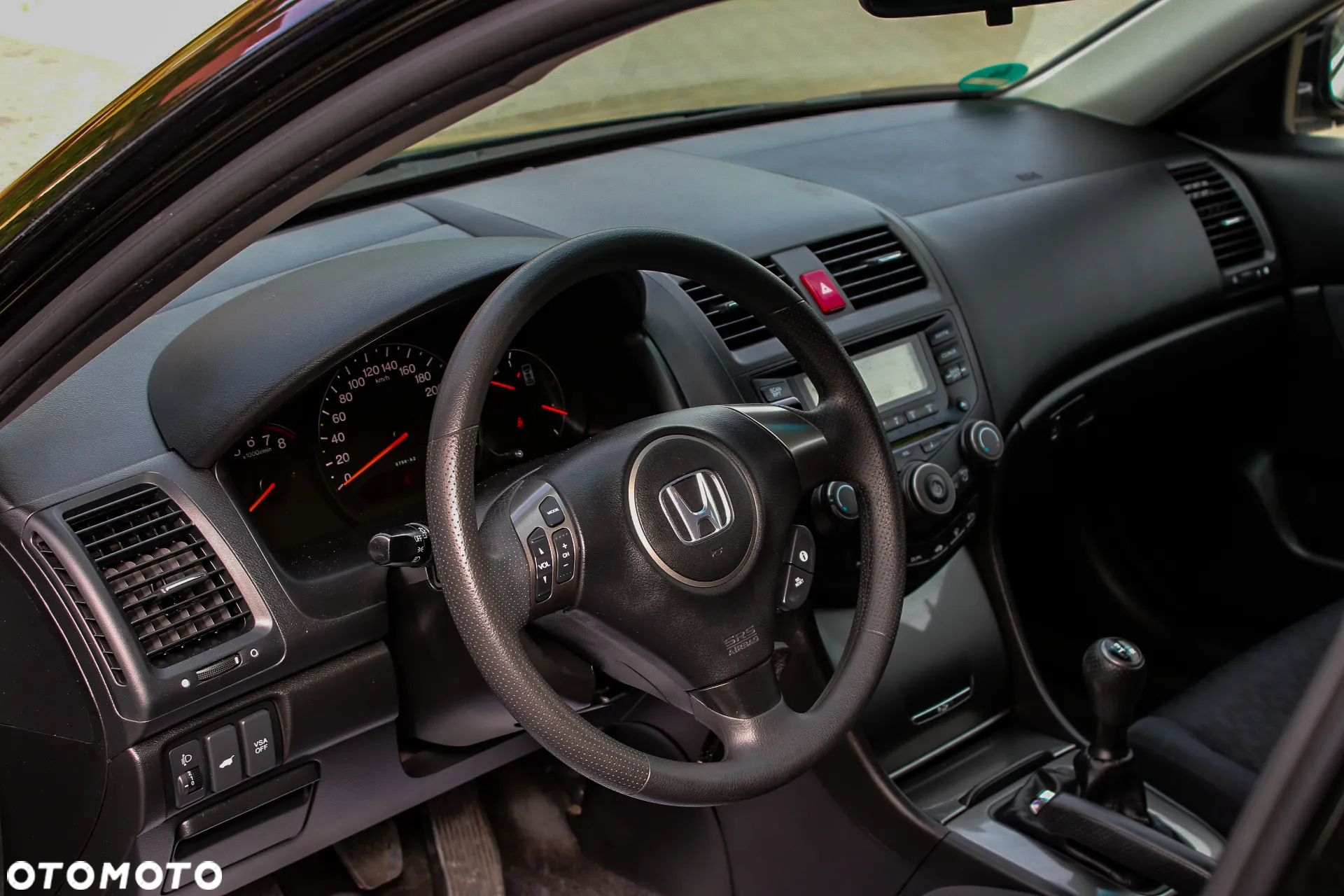 Honda Accord 2.0 Executive - 32