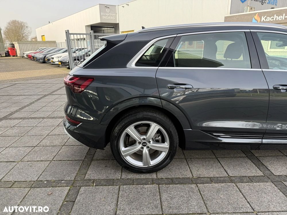 Audi e-tron 55 quattro advanced - 11