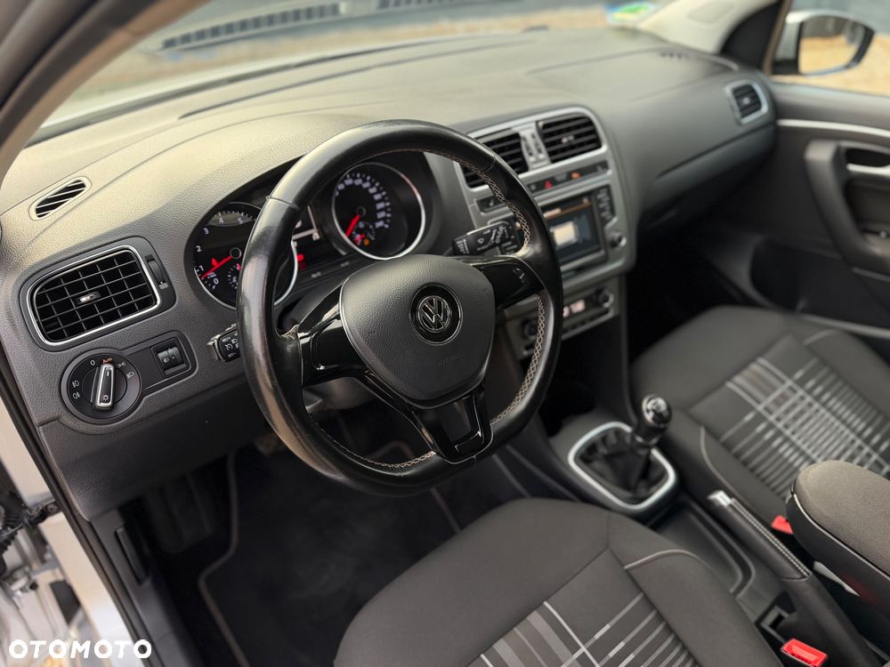 Volkswagen Polo 1.2 TSI Blue Motion Technology Lounge - 20