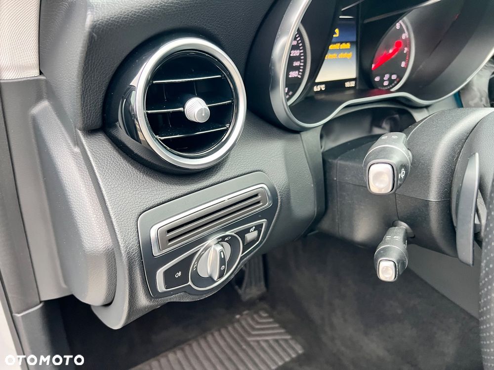 Mercedes-Benz Klasa C 180 9G-TRONIC Avantgarde - 17