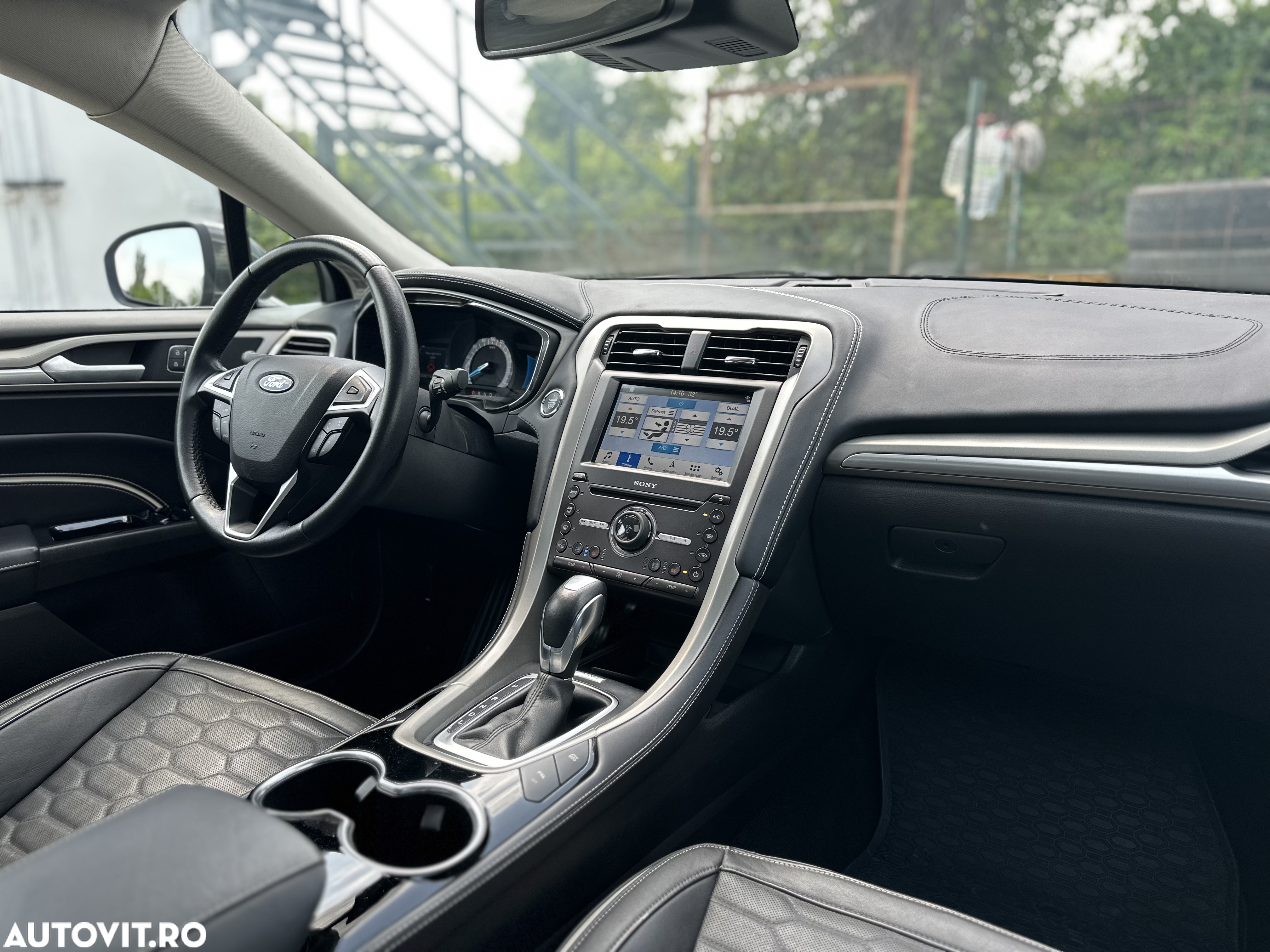Ford Mondeo 2.0 HEV Vignale - 15