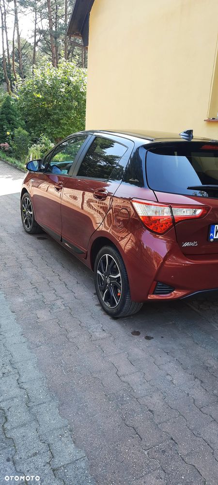 Toyota Yaris Hybrid 100 Selection Passion - 11