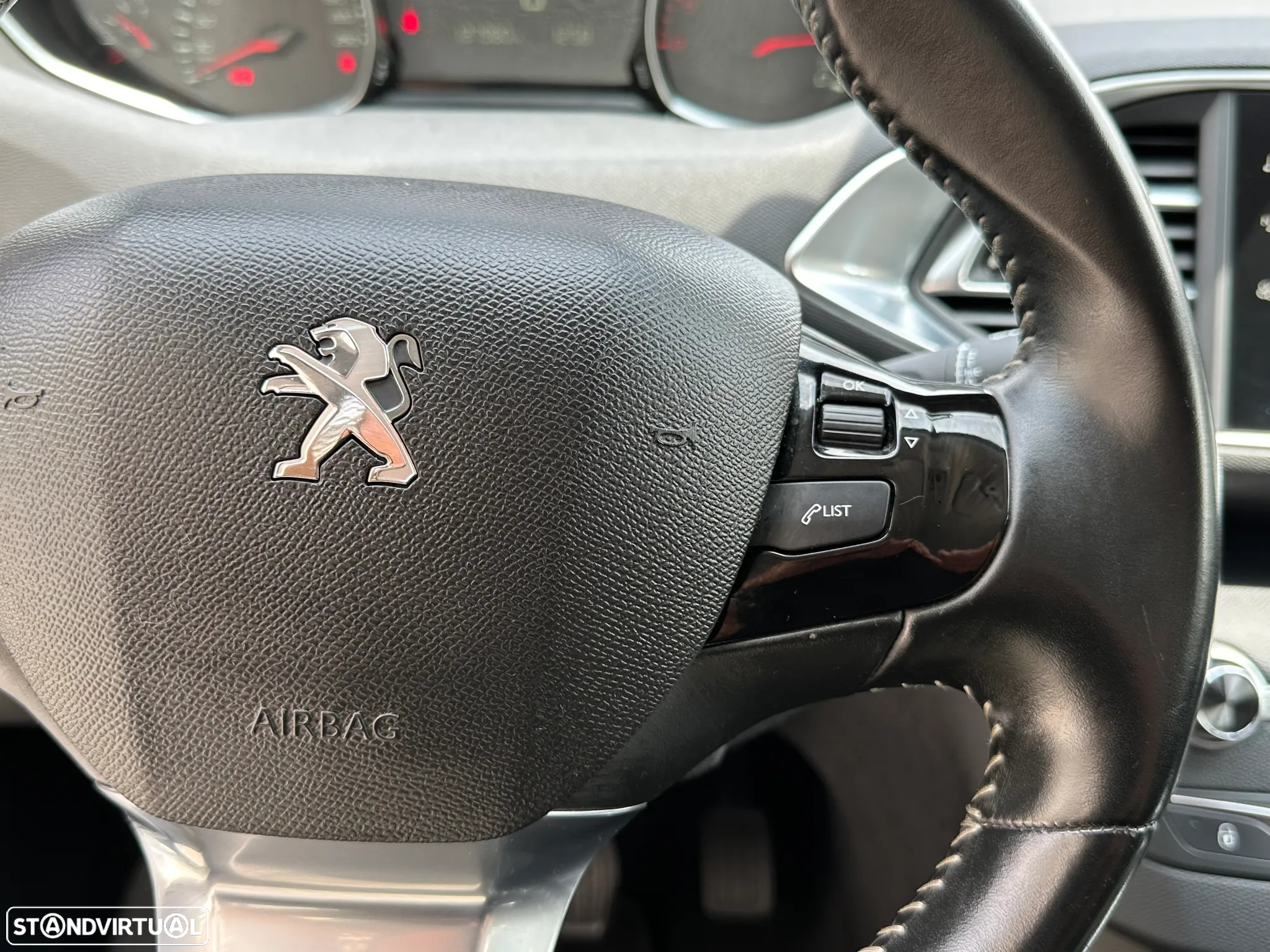Peugeot 308 1.5 BlueHDi Style - 23
