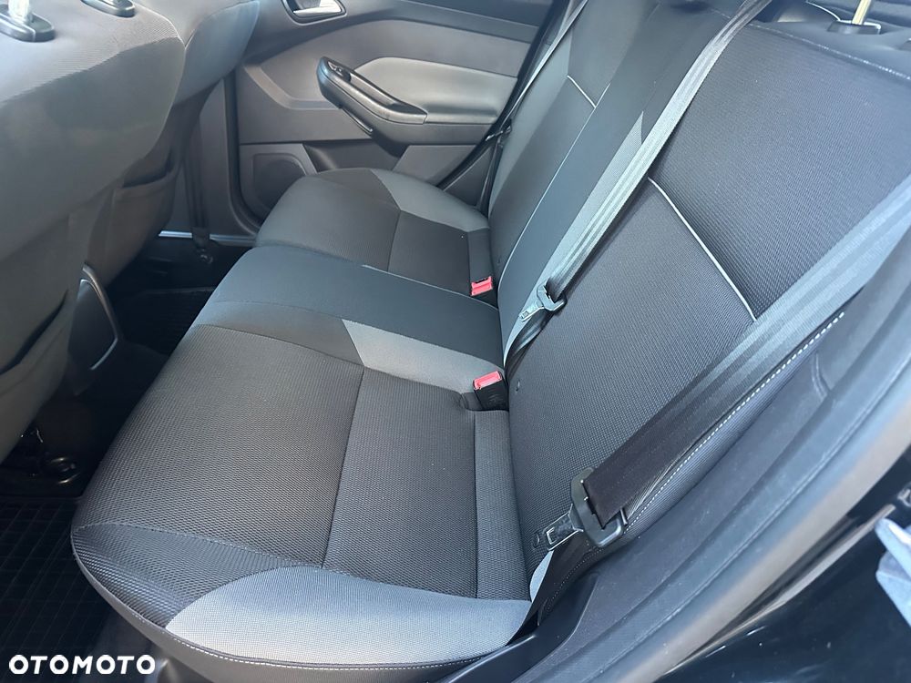 Ford Focus 1.6 Trend Sport - 29