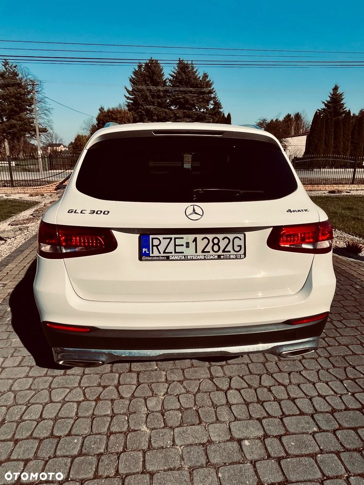 Mercedes-Benz GLC 300 4Matic 9G-TRONIC - 9