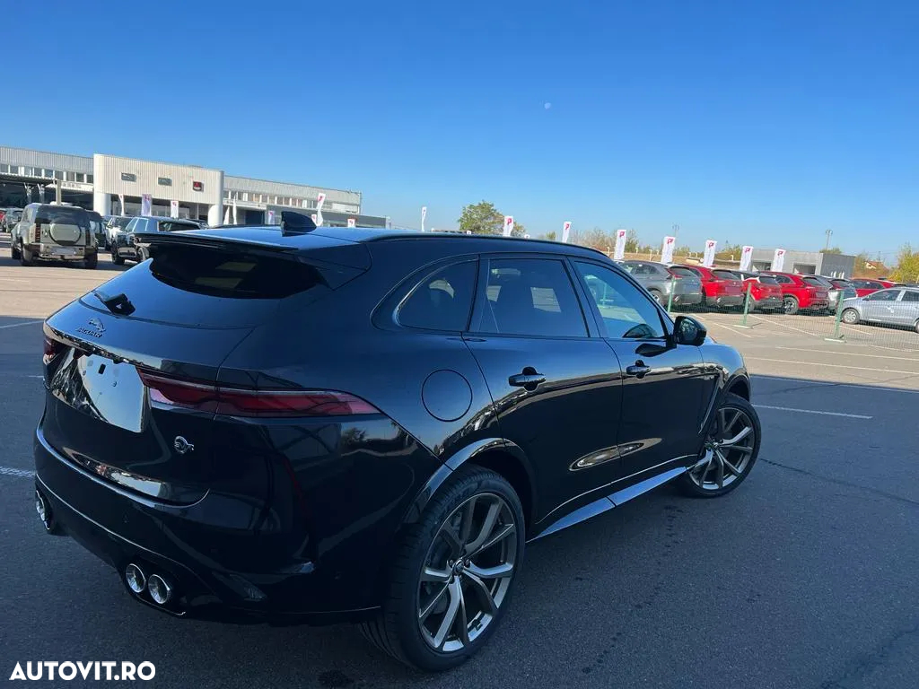 Jaguar F-Pace P550 AWD SVR - 2