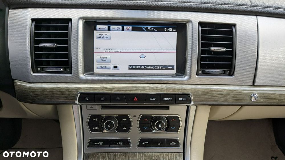Jaguar XF 2.2 D Luxury - 29
