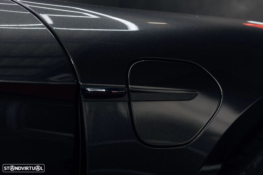 Porsche Taycan Turbo S - 16