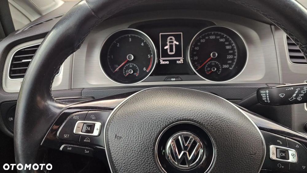 Volkswagen Golf 1.6 TDI BMT Comfortline - 23